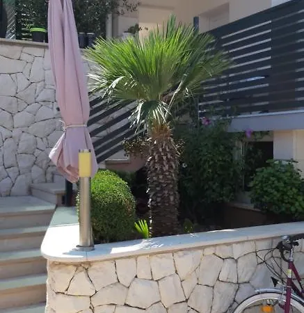 Apartment Sparadici *