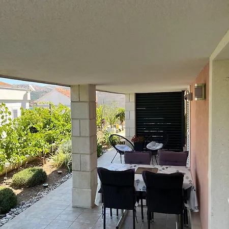 Sparadici Apartman