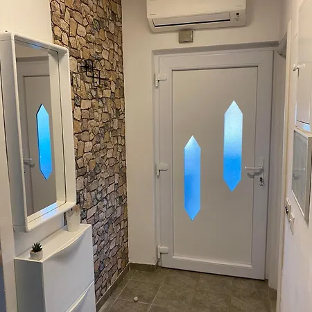 Sparadici Apartment *