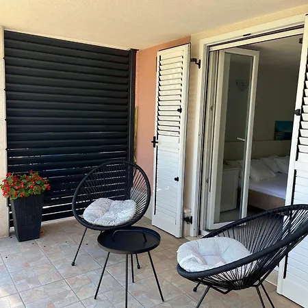 Apartment Sparadici *