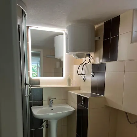 Sparadici Apartment Grebastica