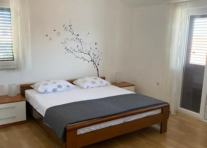 Apartment Sparadici *