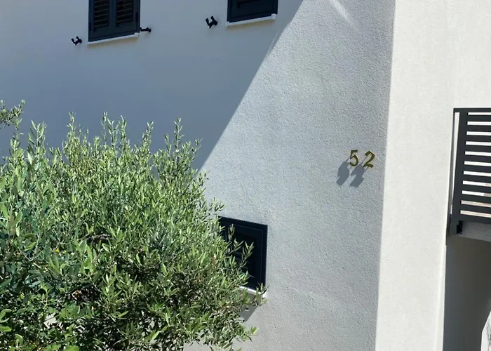 Apartment Sparadici *