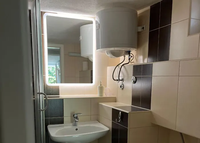 Sparadici Apartment Grebastica